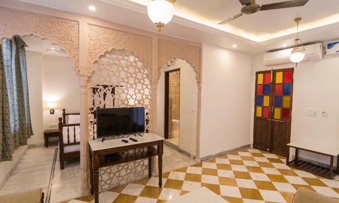 Pink City Hotel | Pandya Niwas