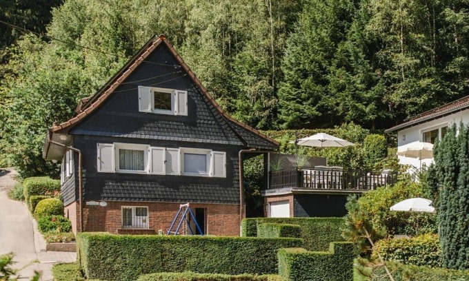 Eslohe House | Panorama Modern retreat