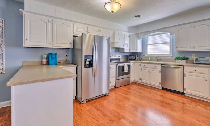 Luray House | Panorama Valley - 3B3B w/ Mtn Views in Rolling Countryside near Luray Caverns