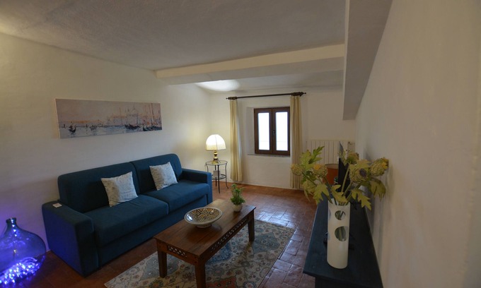 Radicondoli Apartment | Panoramic apartment in medieval village