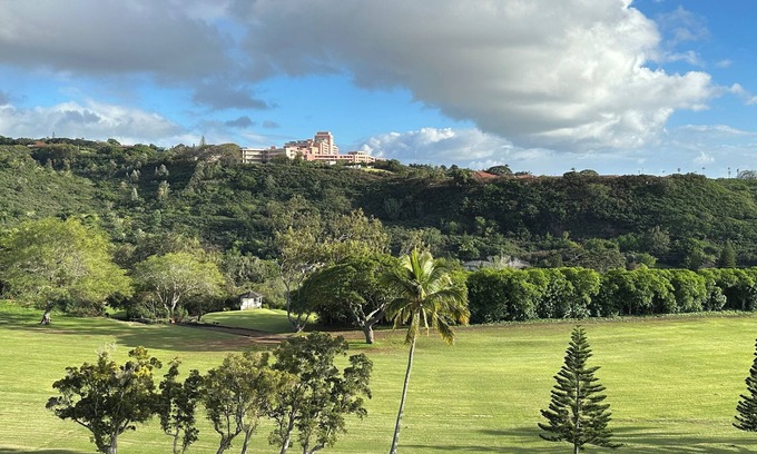Moanalua House | PANORAMIC GOLF COURSE VIEW HOME "C", MODERN-CLEAN-GATED, NEAR PEARL HARBOR-JBPHH