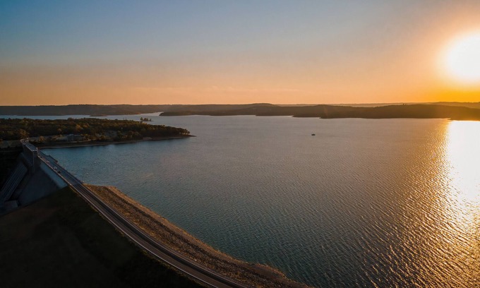 Table Rock Condo | Panoramic Lake Views! Gorgeous Sunroom! No Stairs! Coffee Bar! Arcade! Near SDC