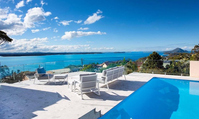 Nelson Bay House | Panoramic Oceanview Manor