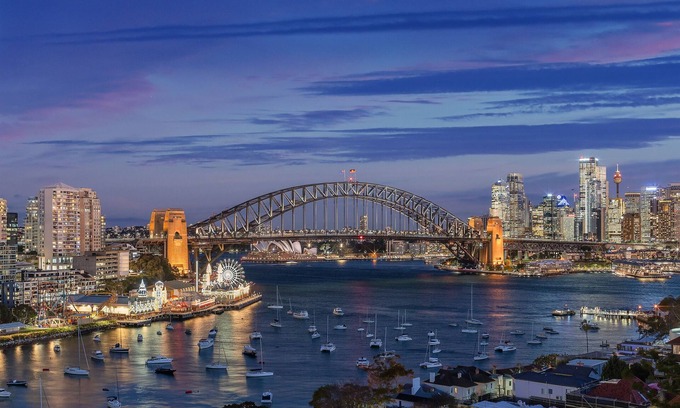 North Sydney Apartment | Panoramic Sydney Harbour Views from Luxury 1-Bedroom Apartment with Balcony