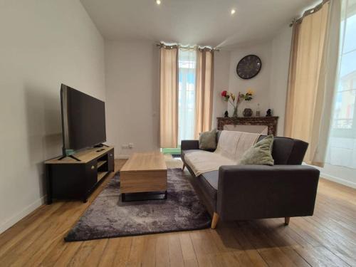 Thiers Apartment | #Panoramique#T3#Balcon#Thiers#