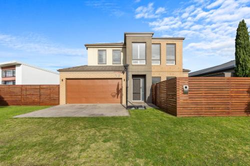 Inverloch House | Paperbark Escape