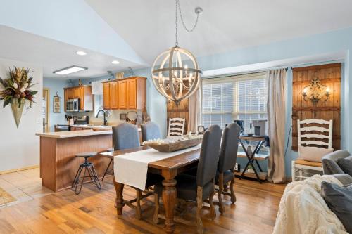 Branson West House | Par 7 Penthouse at StoneBridge Resort
