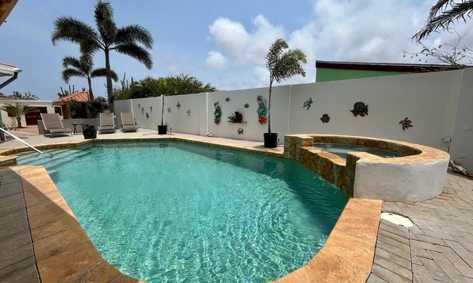 Shiribana Apartment | Paradera Palms Apt. 1