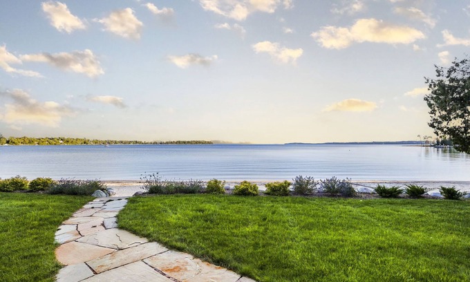 Northport Cabin | Paradesia Cove Summar