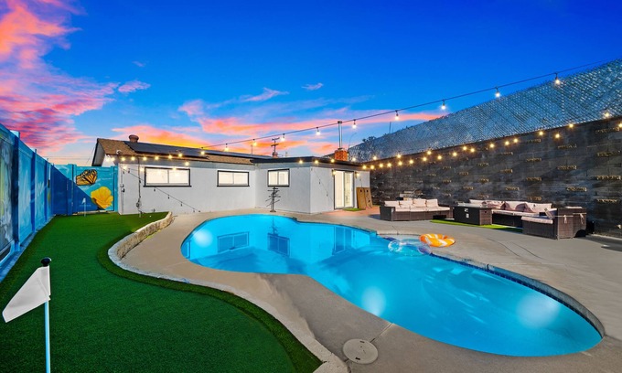 Paradise Hills House | 🏝 Paradise Escape Pool House (Huge Home 🏖)
