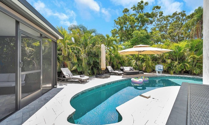 Seminole House | Paradise Found Home With Private Heated Saltwater Pool And Cabana Plus Game Room