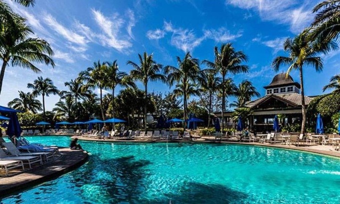 Naples House | PARADISE FOUND! NOW BOOKING FOR 2026!