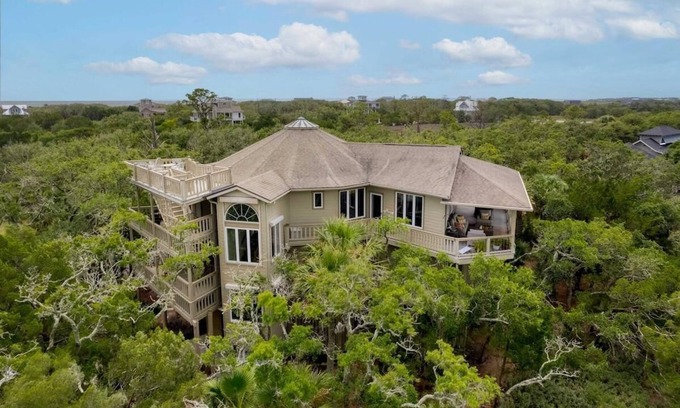 Jeremy Cay House | Paradise Found- Stunning Ocean views + Unique Home