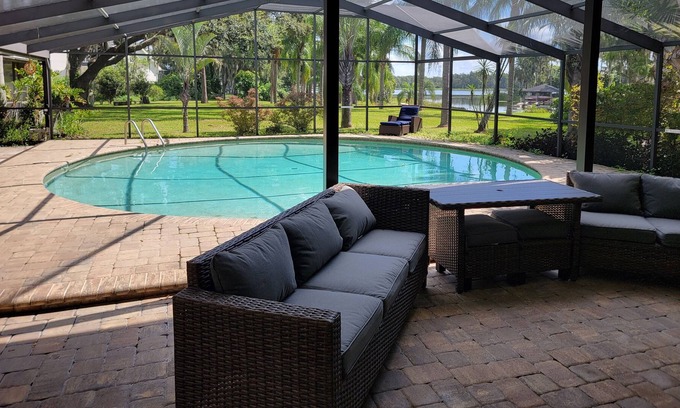 Lutz House | Paradise in Lutz/ Tampa - Indhira's Lakeside casa de amor