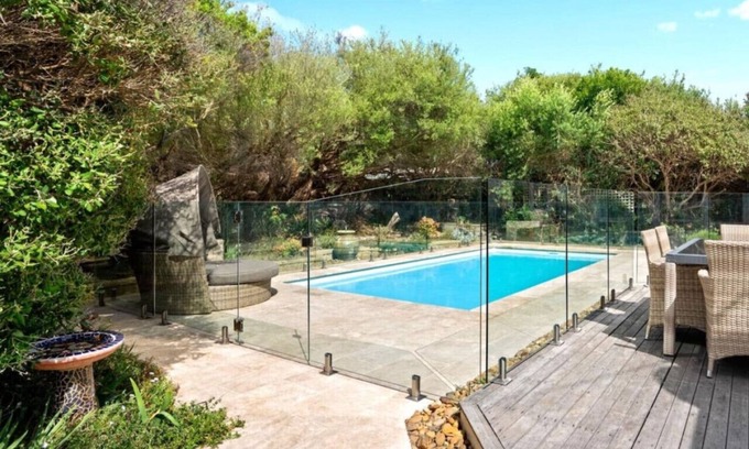 Sorrento House | Paradise in Sorrento | Style & Space!