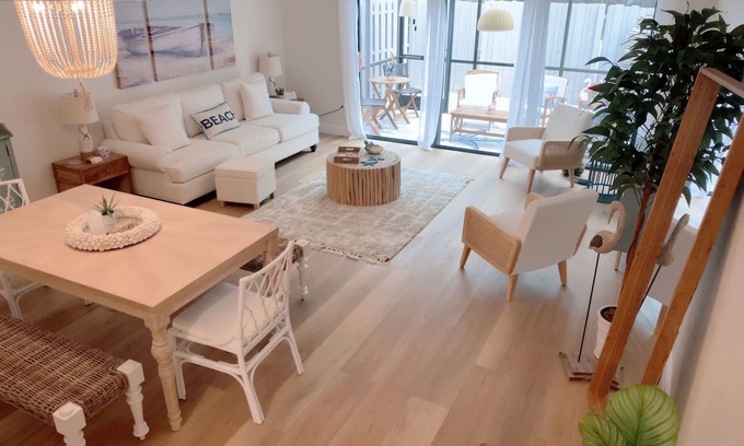 Pine Ridge House | Paradise Near Mercato & Vanderbilt Beach
