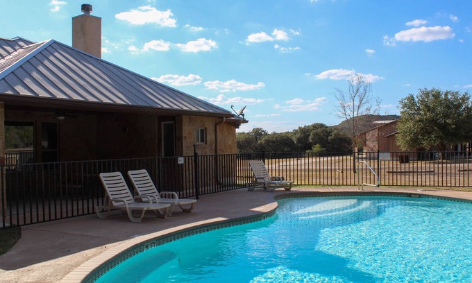 Sabinal House | Paradise Oaks