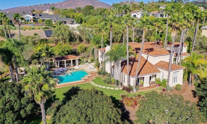 Rancho Santa Fe Villa | Paradise Palm Ranch - Gorgeous Estate in Rancho Santa Fe