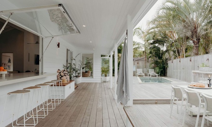Suffolk Park House | Paradise Palms - pet-friendly beach home with pool