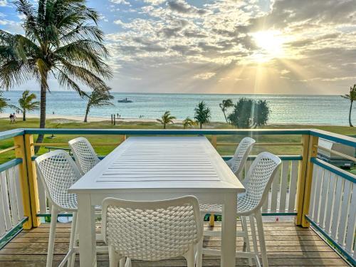 Brisbane Waterfront Villa | Paradise Palms Tangalooma