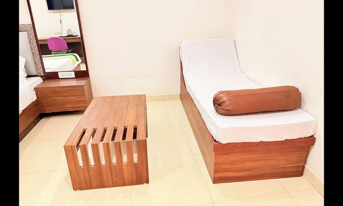 Rasulgarh Hotel | PARADISE PREMIUM