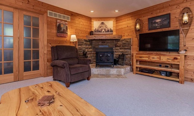 Paradise House | Paradise Retreat | ORV Trails & Autumn Views