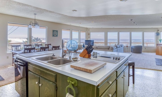 Tolovana Park House | Paradise View - New Listing! - Beachcomber Vacation Homes