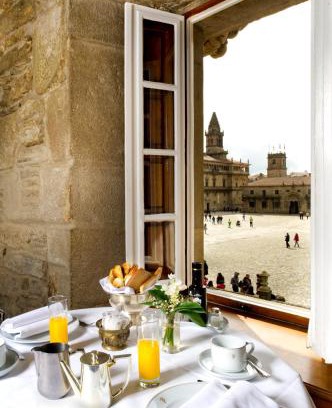Santiago de Compostela Historic Centre Hotel | Parador de Santiago - Hostal Reis Catolicos
