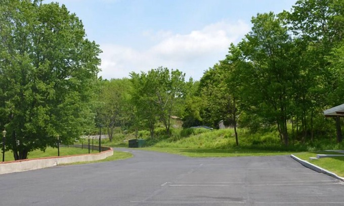 East Stroudsburg Hotel | Paramount Motel