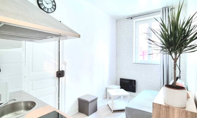 Moulin de la Vierge Apartment | Paris 14 eme: Superb studette, quiet and bright
