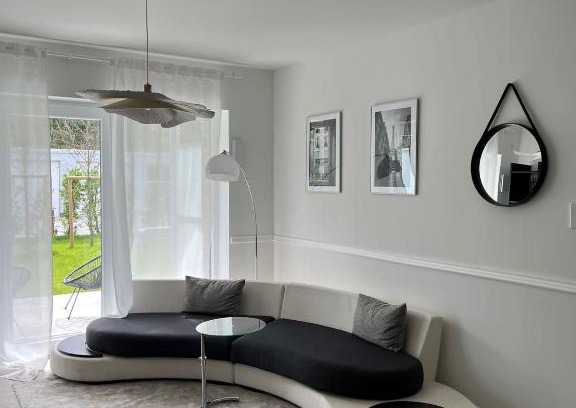 Hedtberg Apartment | Paris to Bochum, 4 Pers. Apartm.