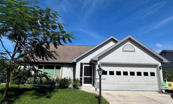 Englewood House | Park Forest Villa, over 55, community pool, clubhouse available for winter 25/26
