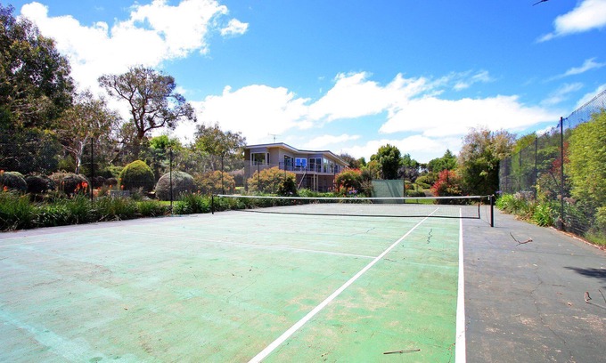 Shoreham House | Park Glen Tennis with a view