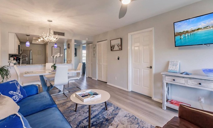 Park Shore Apartment | Park Shore Resort- BLDG I #351*Remodeled*