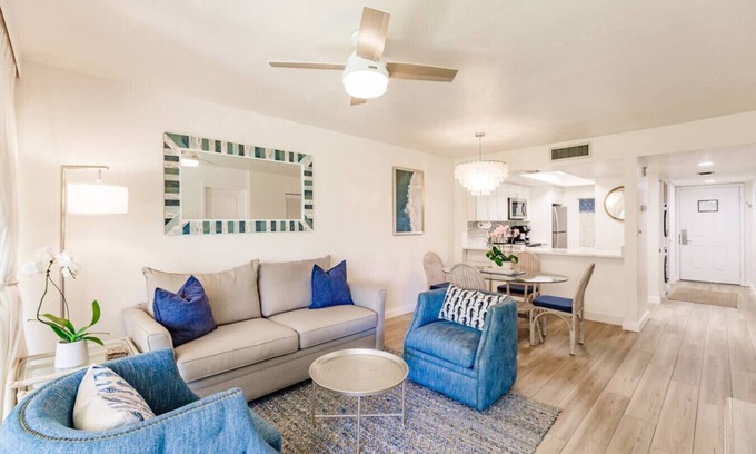 Park Shore Apartment | Park Shore Resort-Top Floor BLDG C #220*Peaceful*