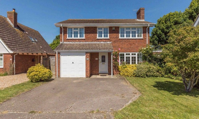 West Wittering Cottage | Park Side - West Wittering - a town house that sleeps 10 guests in 5 bedrooms