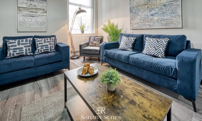 Manchester House | Parkhill Ave M8 Book Now & Save 20% Free Parking