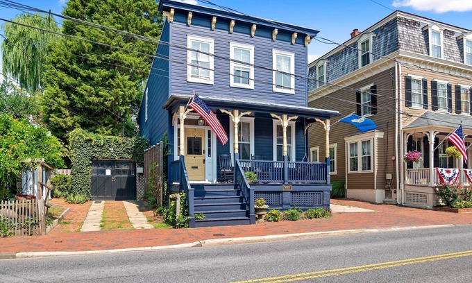 Historic District House | Parking at Randall House Across from USNA Gate 1