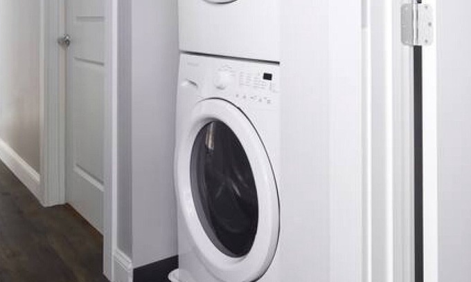 Theatre District Apartment | Parking Available - Fully Furnished 4br, 2ba Flat!