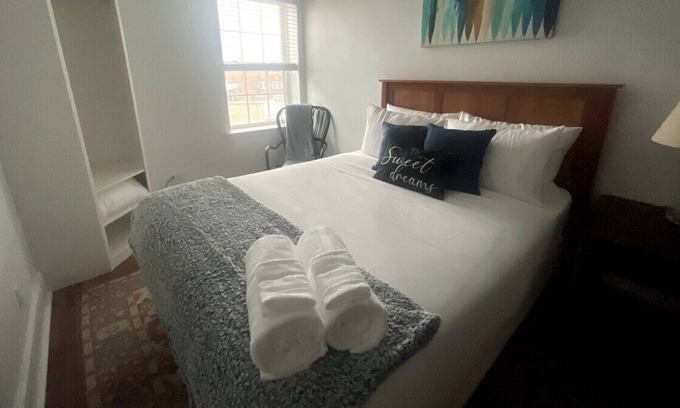 Bloomfield Apartment | ~Parking~ Elevator ~West Penn~ Centrally Located