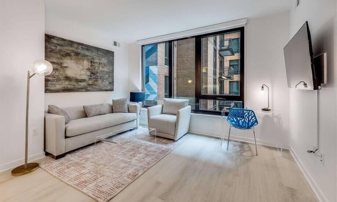 NoMa Hotel | Parking & Onsite Retail | Steps from Metro RL | Washington DC