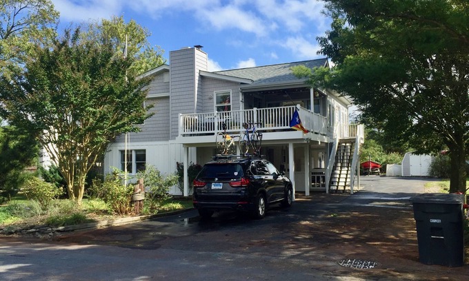 Lewes House | Parklike Setting With Bay View Steps From Lewes Beach