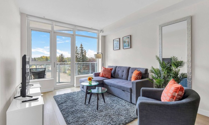 Bow Riverfront Apartment | Parkside at Waterfront in downtown Calgary
