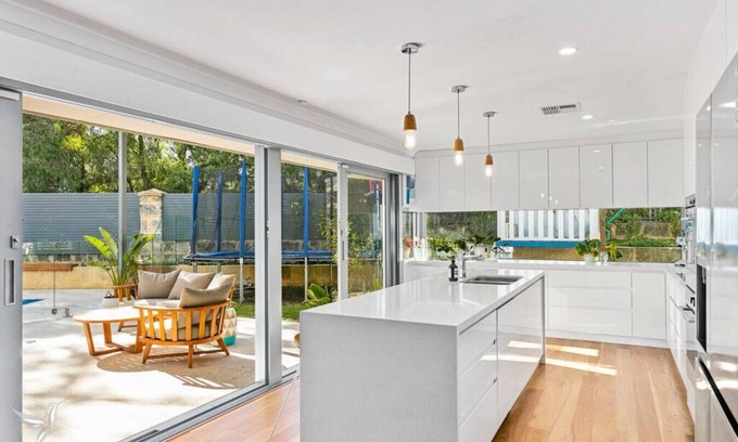 Mosman Park House | Parkside Family Home with Pool