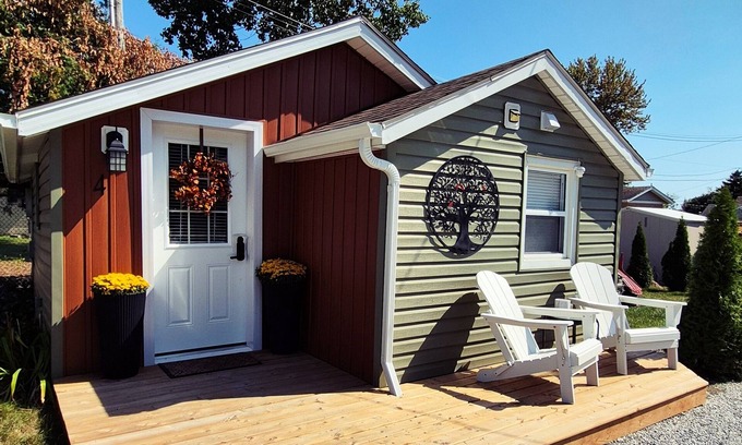 Leamington Cottage | Parkview Boho Cottage 4 - Birch Burrow