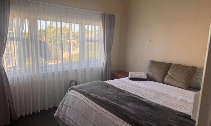 Auckland House | Parnell Spacious Apartment with King Beds & Lounge Central Parnell, Auckland
