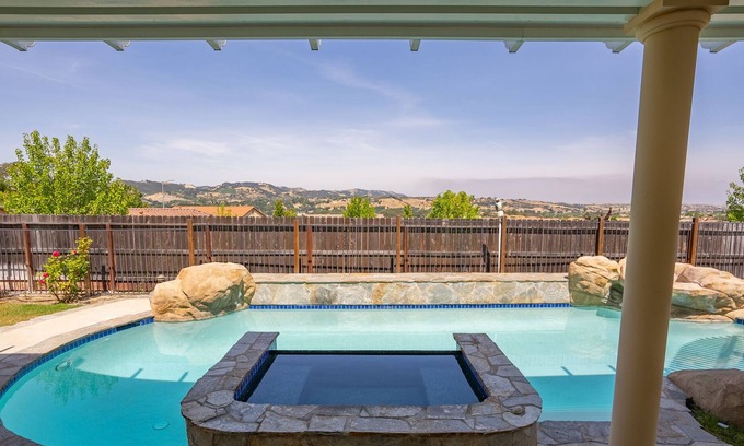 Paso Robles House | Paso Robles Executive Rental Pool Property--Monthly Rental