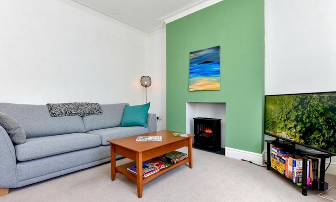 Mumbles House | Pass the Keys Beautifully Renovated Mumbles Home with Parking