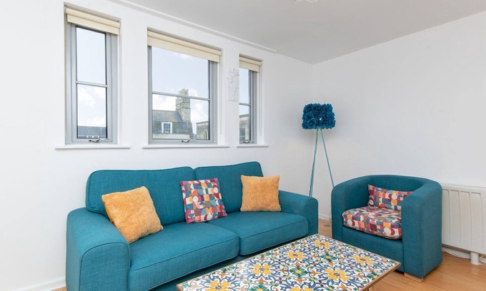 Bath Apartment | Pass the Keys | Bright modern one bed apartment - Bath city centre