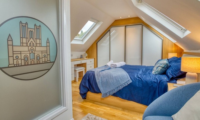 Lincoln Apartment | Pass the Keys | Cathedral Views & Luxury Living & Historic Lincoln